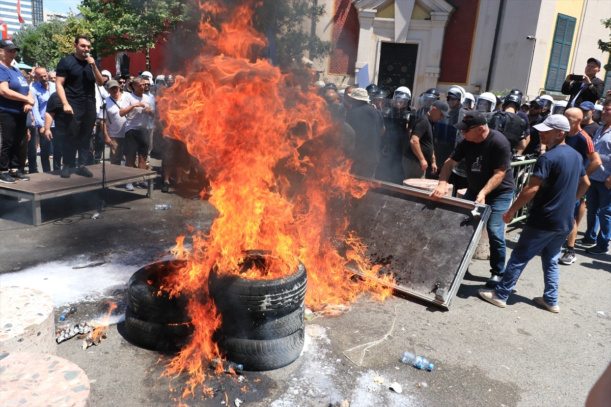 Albanija: Demonstranti ponovo tražili ostavku gradonačelnika Tirane